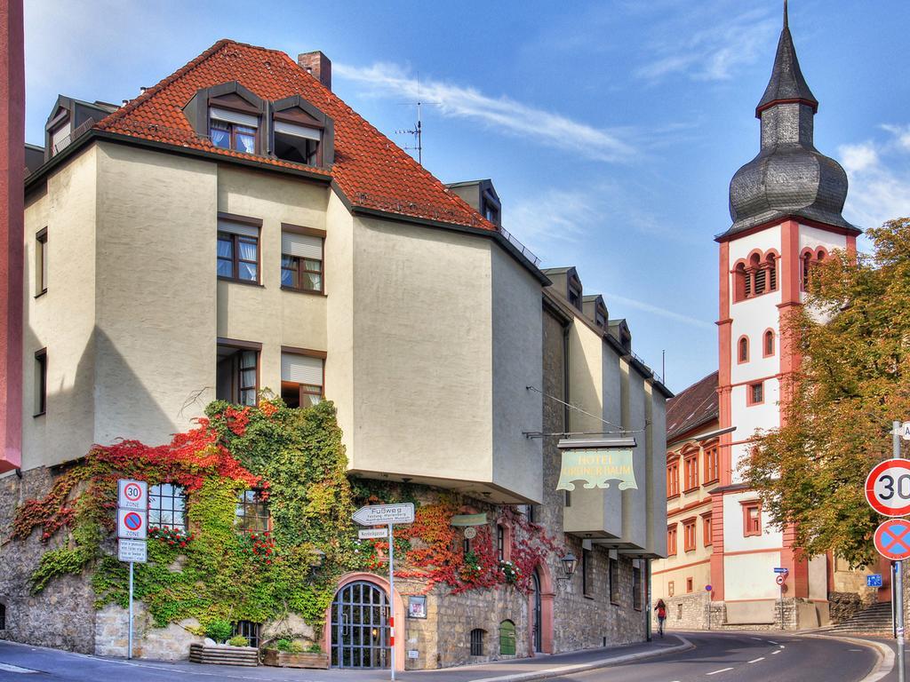 Hotel Gruner Baum Wurtzburgo Exterior foto